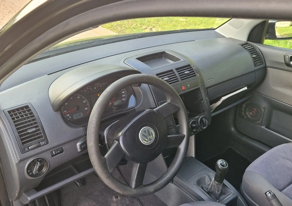 Volkswagen Polo cena 8500 przebieg: 238302, rok produkcji 2004 z Międzychód małe 137